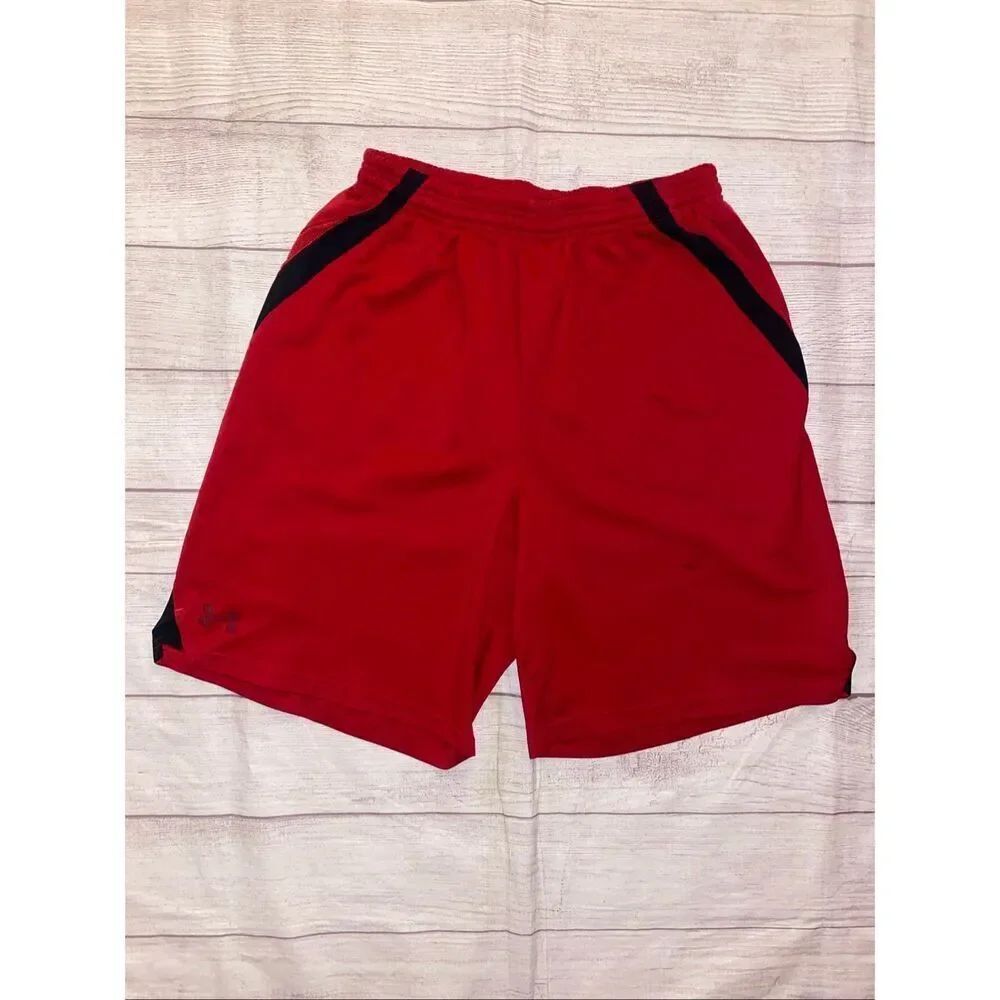 Under Armour men loose fit L elastic waist pull on shorts w/drawstring